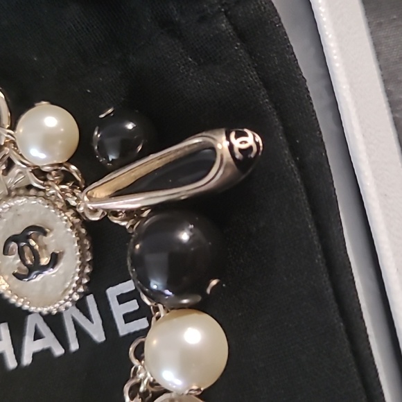 💯 AUTHENTIC LIMITED EDITION CHANEL CHARM BRACELET - Picture 5 of 7